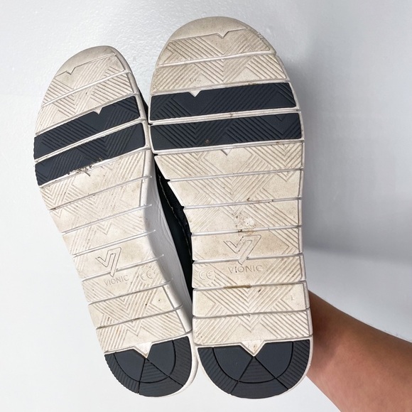 Vionic Taylor Suede Sneakers 7.5W - Picture 8 of 8